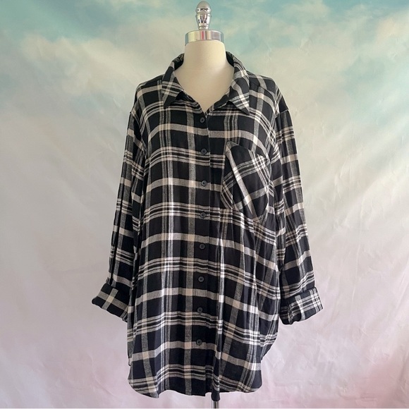 torrid Tops - Black and White Plaid Flannel Button-Up Shirt